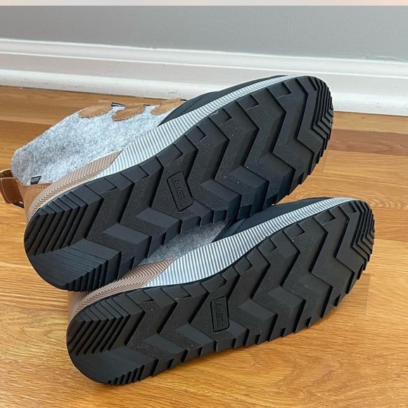 Women's Waterproof Ankle Duck Booties in Brown and Black - Picture 5 of 7